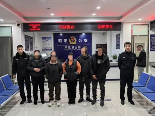 警方抓获多名犯罪嫌疑人.jpg